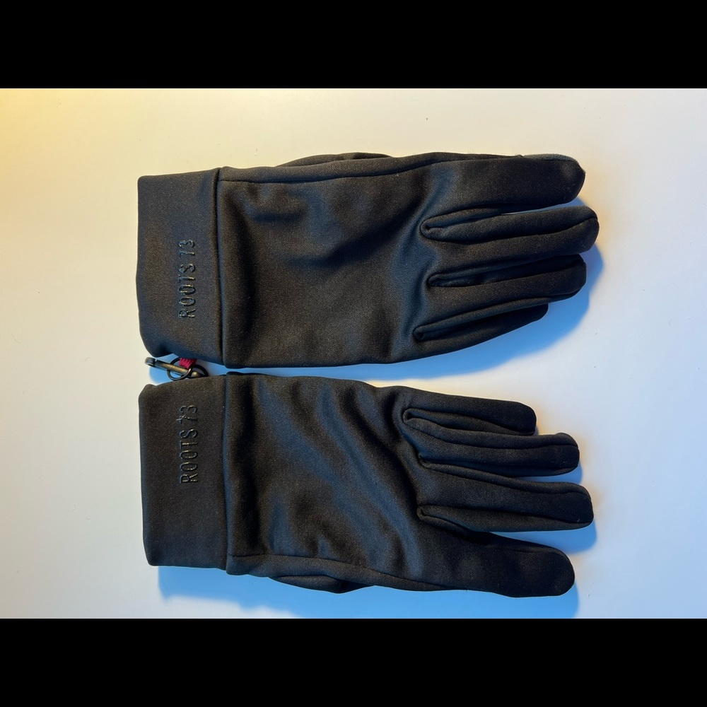 Roots gloves